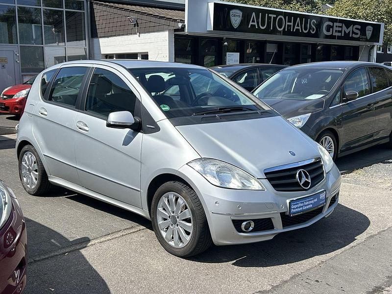 Silber Gebraucht 2009 Mercedes A180 Edition Limousine | 3.490 € (Fairer Preis) - Bild 1/4