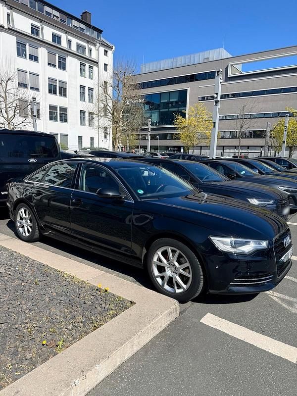 Gebraucht Audi A6 Ambiente 177 PS (130 kW) 2014 Schwarz Limousine