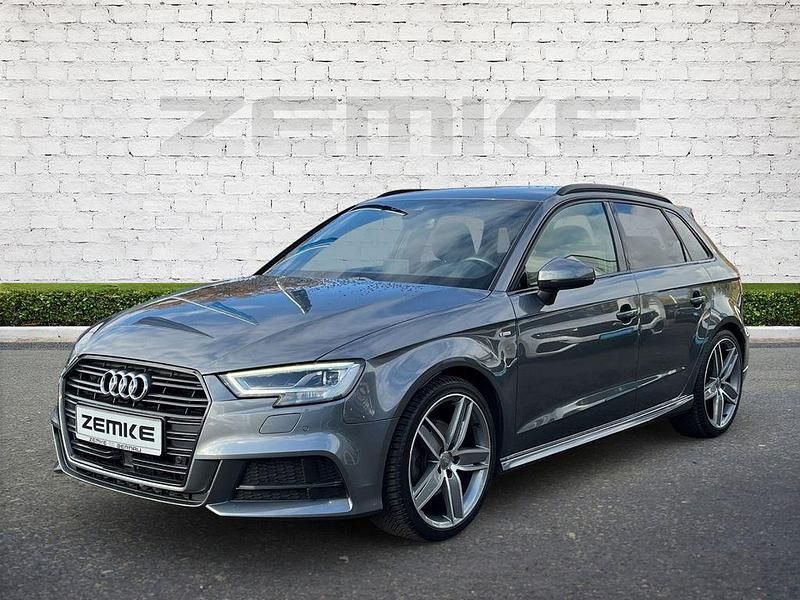 Grau Gebraucht 2020 Audi A3 Sportback S-Line Limousine | 25.925 € (Fairer Preis) - Bild 1/4