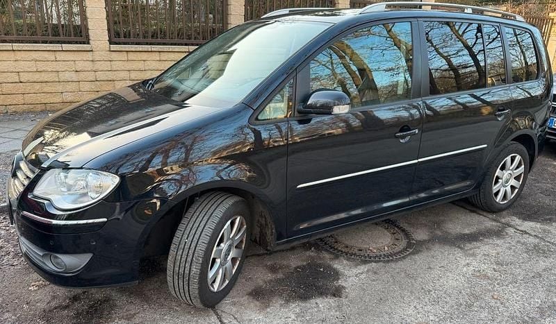 Gebraucht VW Touran 140 PS (102 kW) 2008 Schwarz Van / Kleinbus