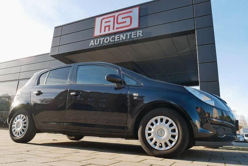 Schwarz Gebraucht 2010 Opel Corsa Edition Limousine | 3.490 € (Fairer Preis) - Bild 1/4