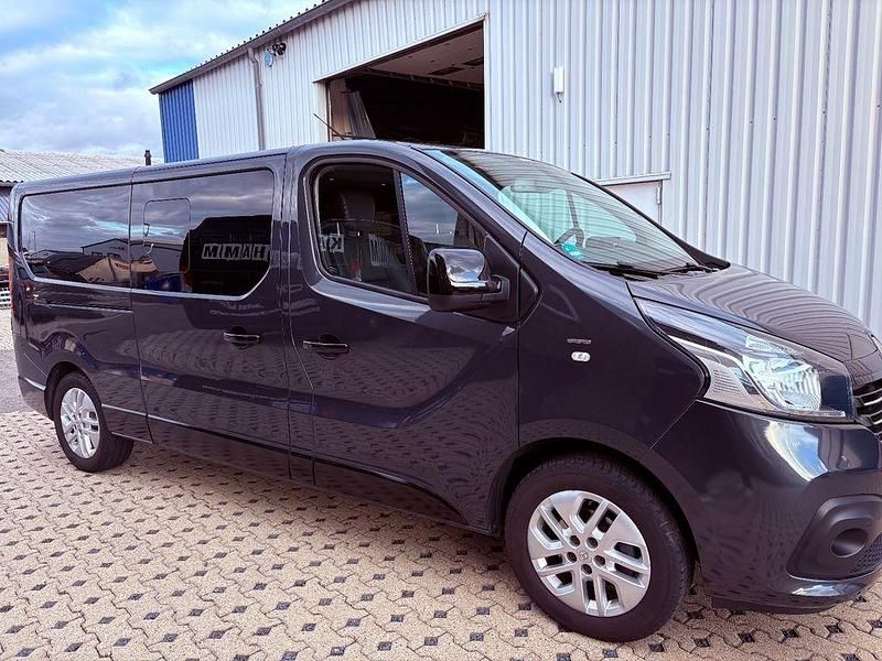 Grau Gebraucht 2018 Renault Trafic Van | 22.000 € - Bild 1/4