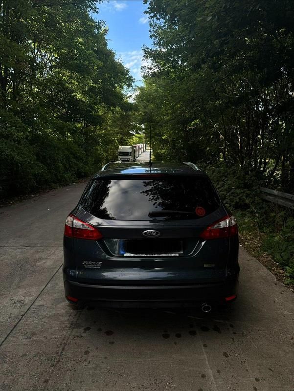 Gebraucht Ford Focus 150 PS (110 kW) 2013 Grau Kombi