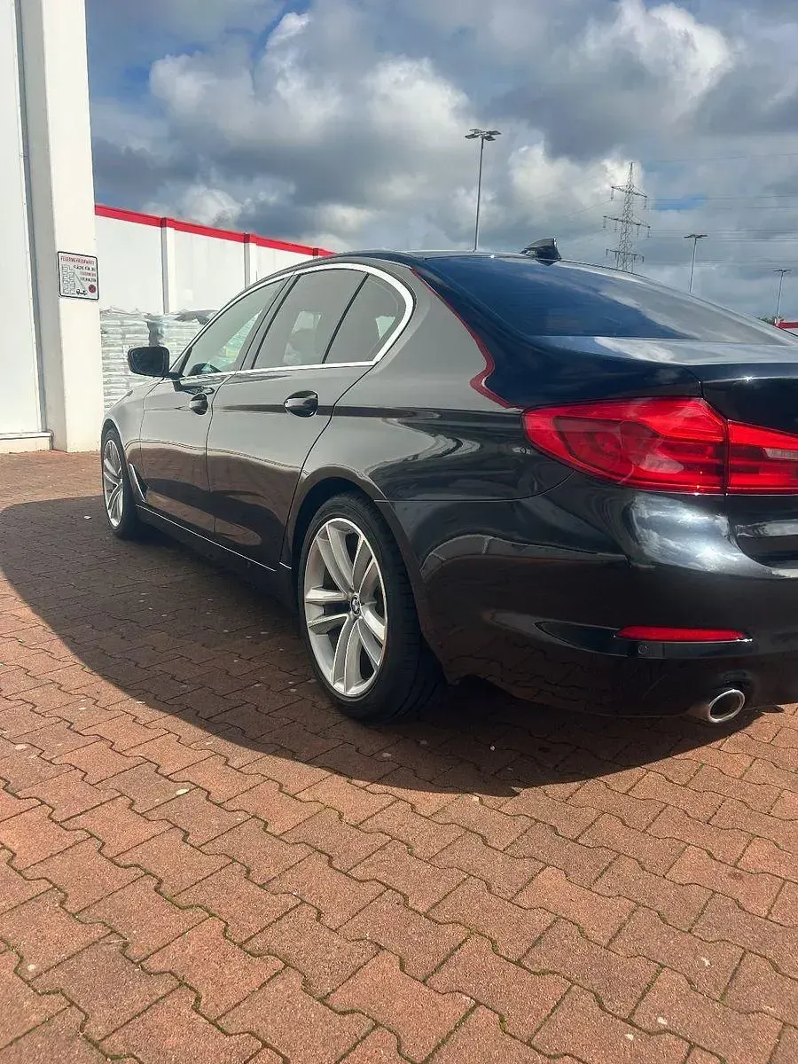 Używany BMW 520 Efficient Dynamics 190 KM (139 kW) 2017 Czarny Sedan/Limuzyna
