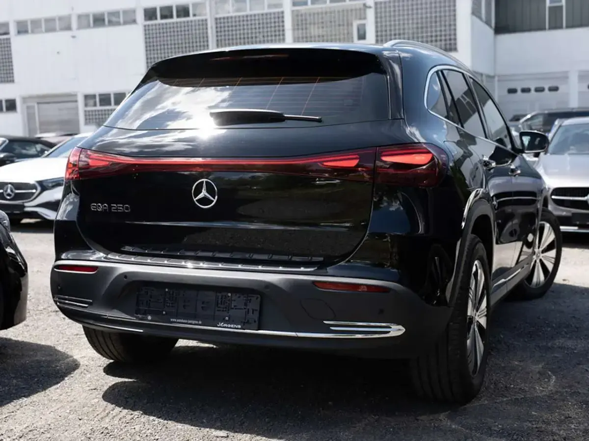 Gebraucht Mercedes EQA250 Progressive 139 kW (190 PS) 2026 Schwarz unilack nachtschwarz SUV