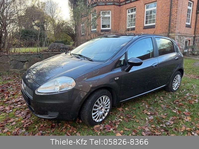 Grau Gebraucht 2009 Fiat Grande Punto Dynamic Kleinwagen | 1.999 € (Fairer Preis) - Bild 1/4