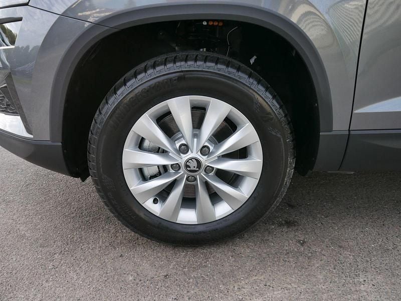 Neu Skoda Karoq Selection 150 PS (110 kW) 2025 Graphite grau metallic SUV