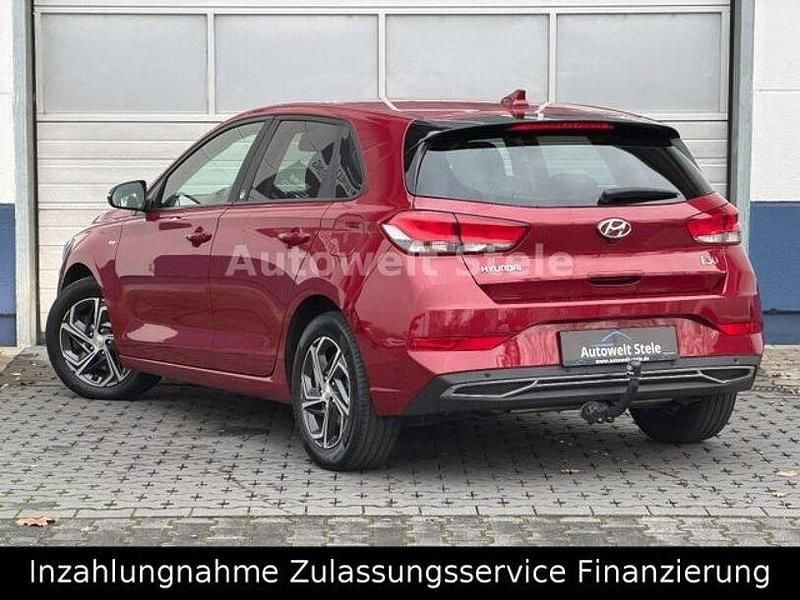 Gebraucht Hyundai i30 Edition 159 PS (116 kW) 2021 Rot Limousine