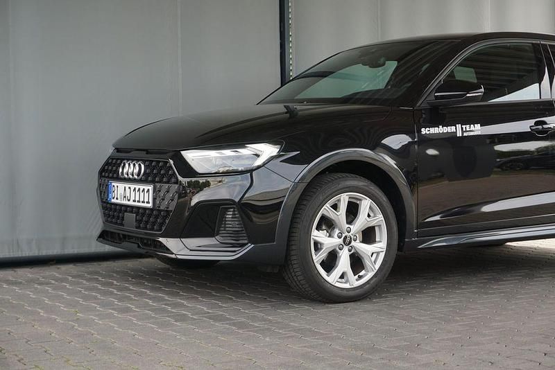 Gebraucht Audi A1 Ambiente 150 PS (110 kW) 2025 Mythosschwarz metallic SUV