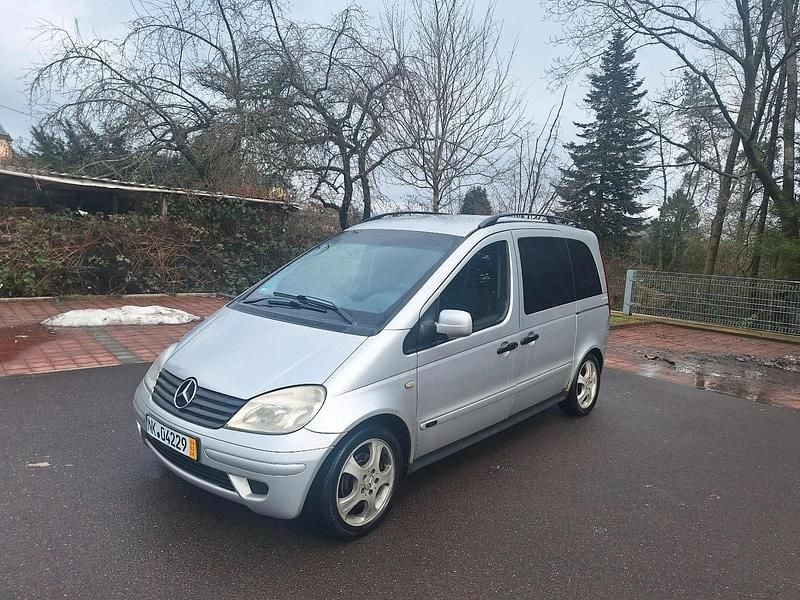 Gebraucht Mercedes Vaneo 130 PS (95 kW) 2004 Silber Van / Kleinbus