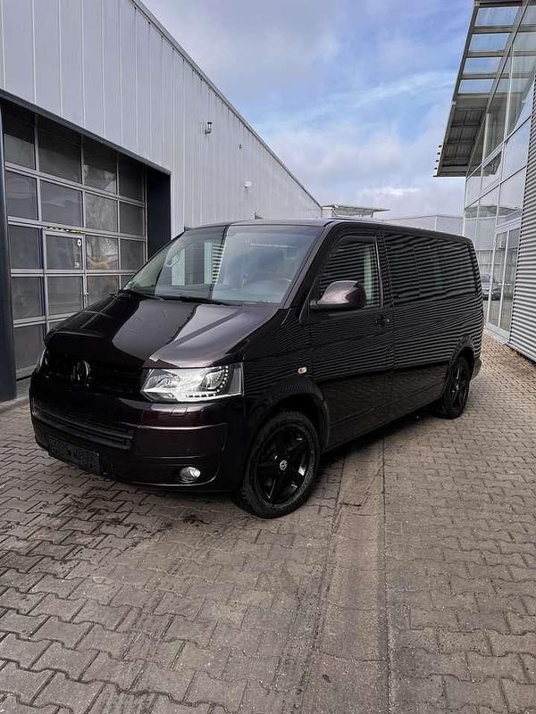 Usata VW Multivan 140 CV (102 kW) 2015 Viola Monovolume