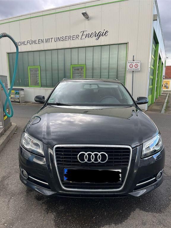 Schwarz Gebraucht 2011 Audi A3 Ambition Limousine | 6.000 € (Etwas zu teuer) - Bild 1/4