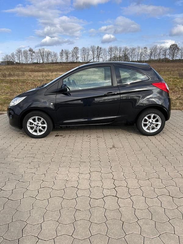 Second-hand Ford Ka 75 CP (55 kW) 2013 Negru Hatchback