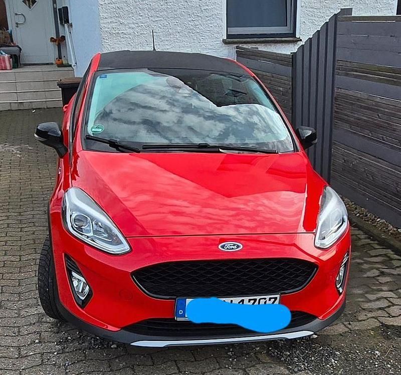 Gebraucht Ford Fiesta S 86 PS (63 kW) 2018 Rot Limousine