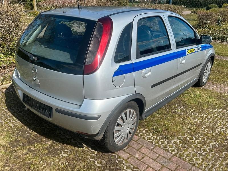 Usata Opel Corsa 60 CV (44 kW) 2004 Argento Utilitaria