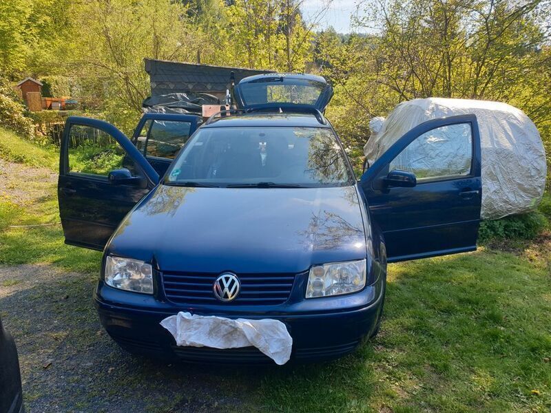 Blau Gebraucht 1999 VW Bora Comfortline Limousine | 3.000 € (Fairer Preis) - Bild 1/4