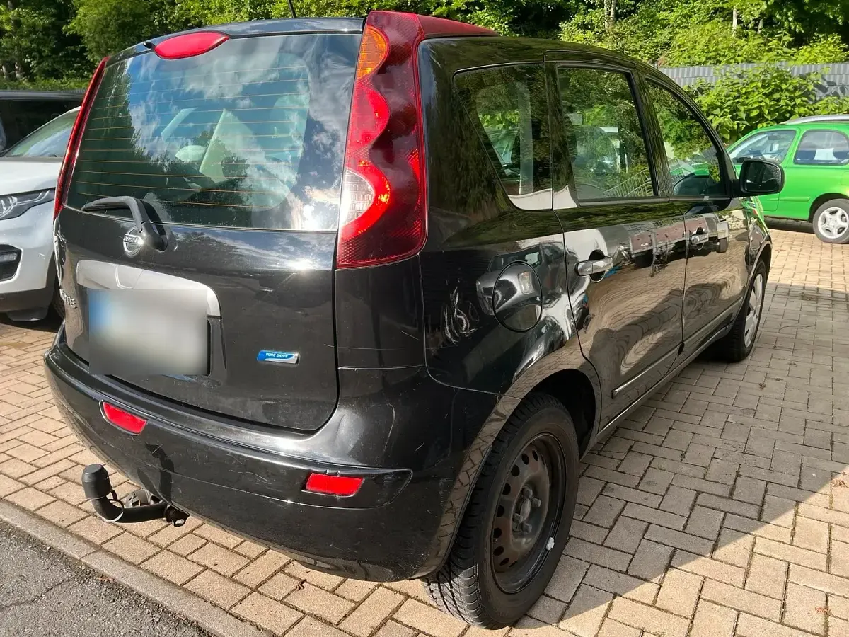 Gebraucht Nissan Note 65 PS (47 kW) 2011 Schwarz Kleinwagen
