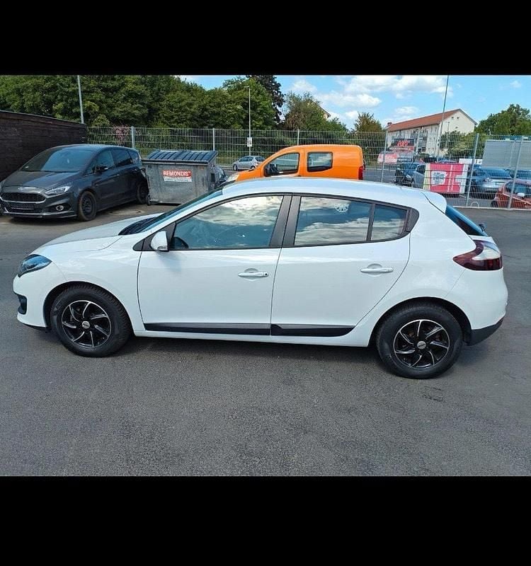 Gebraucht Renault Mégane 110 PS (80 kW) 2015 Weiß Limousine