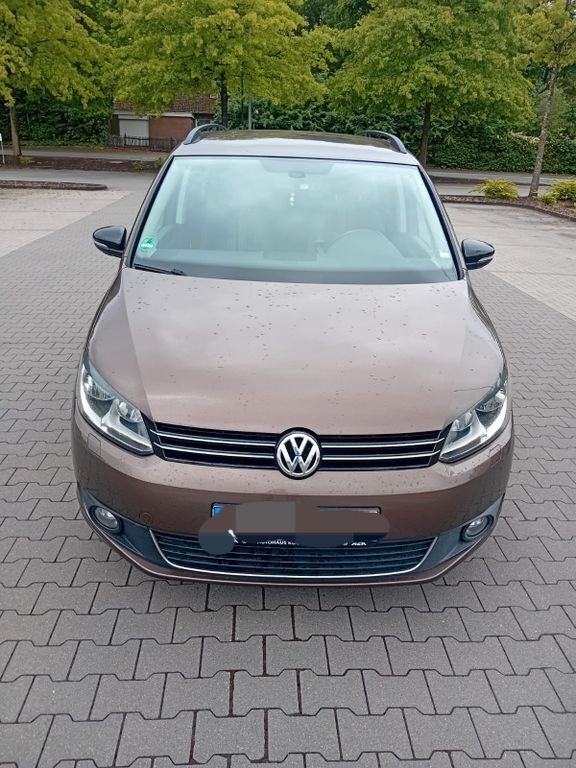 Braun Gebraucht 2012 VW Touran Match Van / Kleinbus | 8.750 € (Fairer Preis) - Bild 1/4