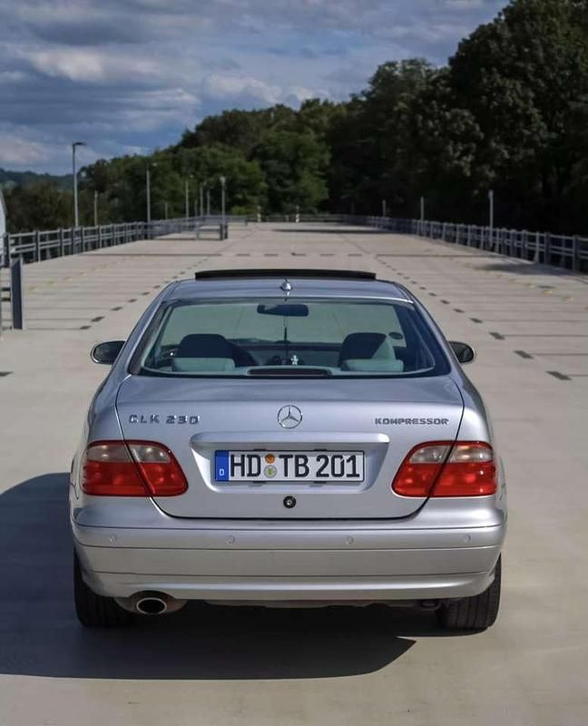 Gebraucht Mercedes CLK230 Elegance 197 PS (144 kW) 2002 Silber Coupé