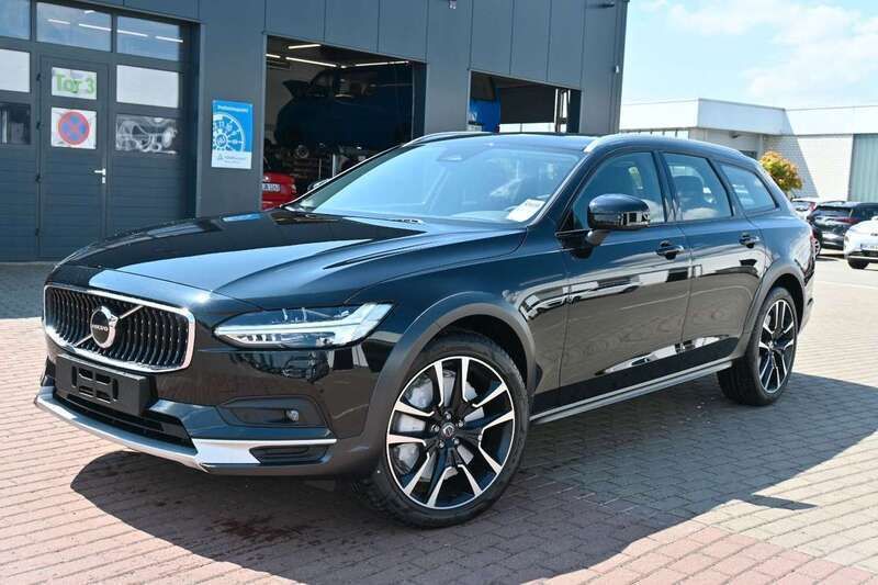 Onyx black / metallic Gebraucht 2024 Volvo V90 CC Plus Kombi | 64.490 € - Bild 1/4