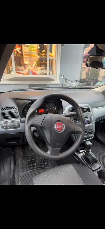 Gebraucht Fiat Grande Punto 77 PS (56 kW) 2009 Blau Kleinwagen