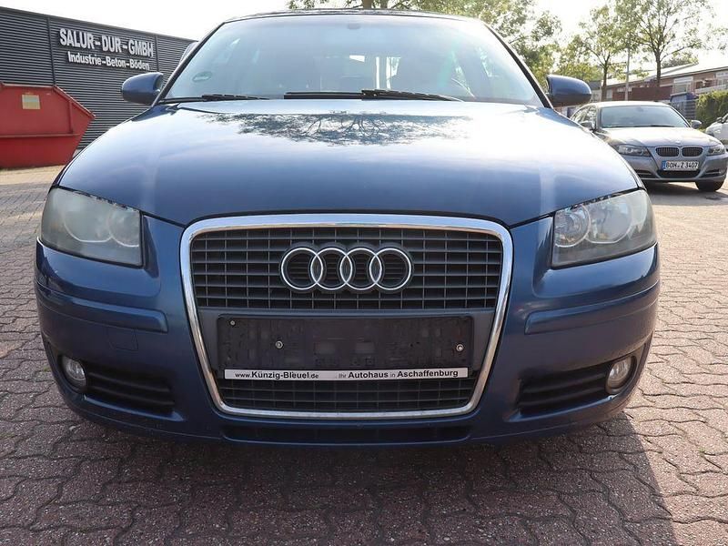 Blau Gebraucht 2007 Audi A3 Attraction Limousine | 1.950 € (Superpreis) - Bild 1/4