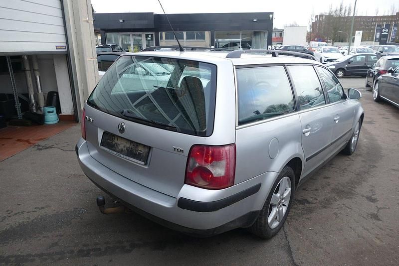 Gebraucht VW Passat 101 PS (74 kW) 2004 Silber Kombi