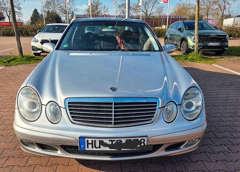 Gebraucht Mercedes E240 Classic 177 PS (130 kW) 2002 Silber Limousine