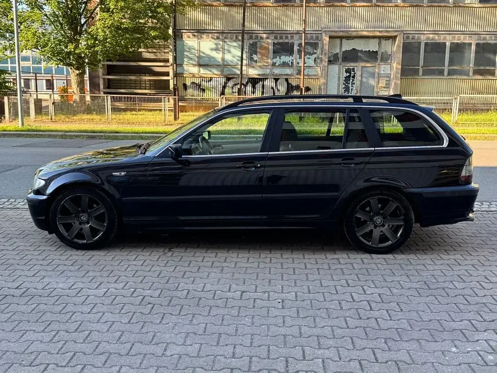 Gebraucht BMW 320 Lifestyle 170 PS (125 kW) 2002 Schwarz Kombi
