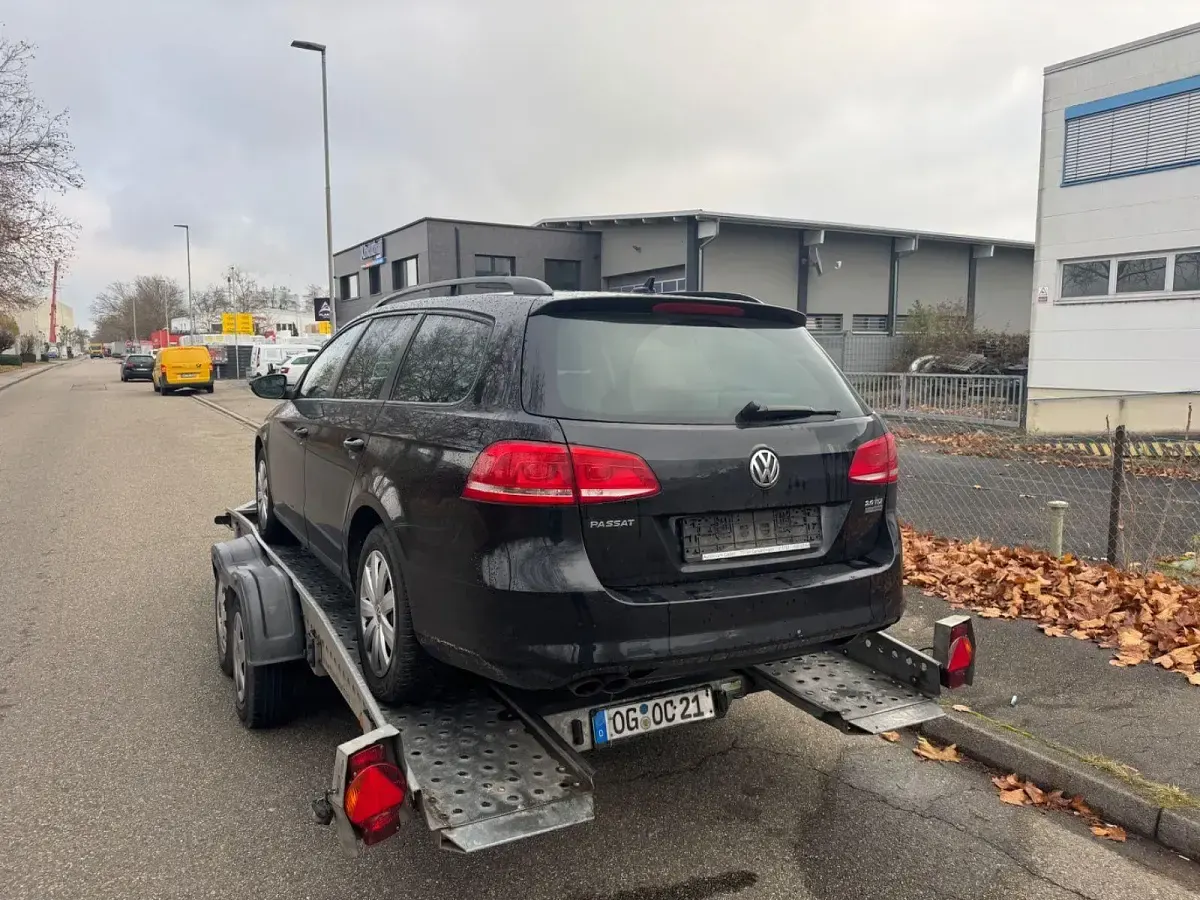 Gebraucht VW Passat Trendline 140 PS (102 kW) 2012 Schwarz Kombi