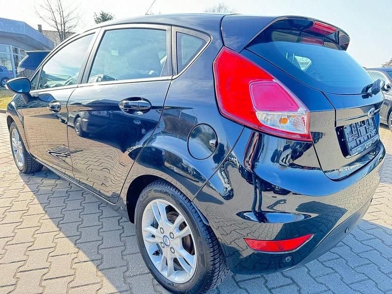 Gebraucht Ford Fiesta Trend 80 PS (58 kW) 2015 Schwarz Limousine