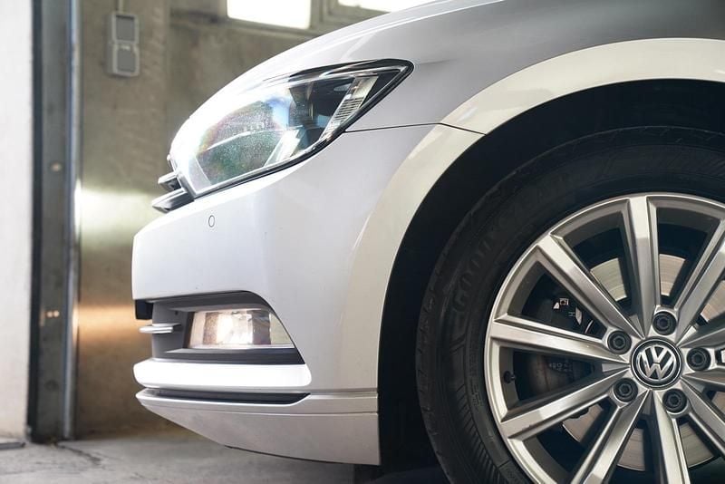 Gebraucht VW Passat 150 PS (110 kW) 2019 Silber Kombi