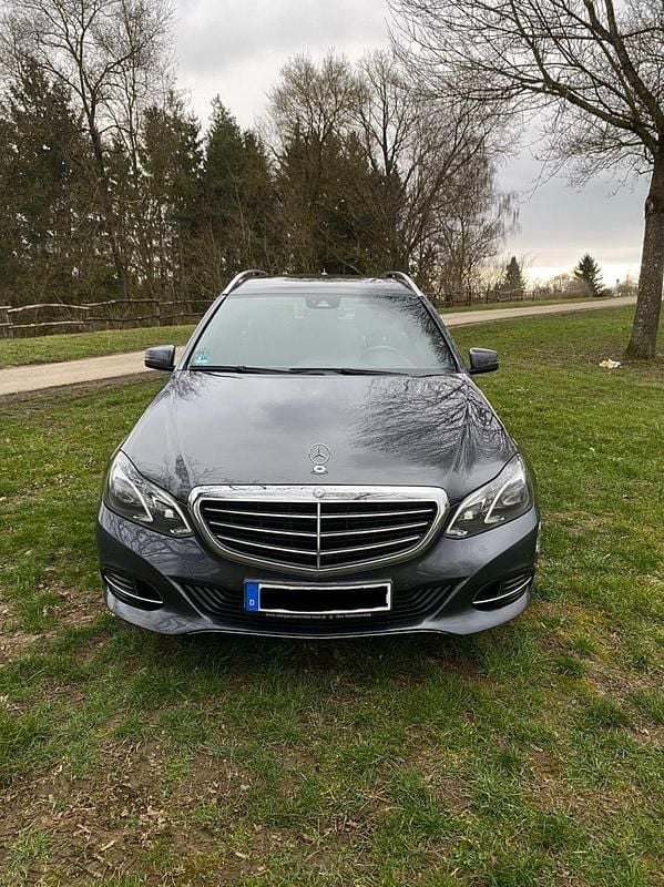 Gebraucht Mercedes E200 Elegance 136 PS (100 kW) 2013 Grau Kombi