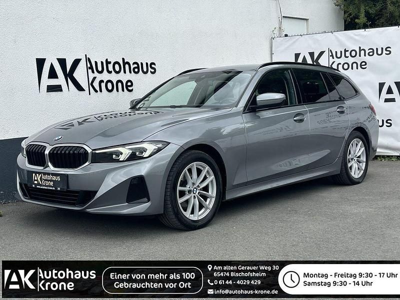 Grau Gebraucht 2023 BMW 320 Limousine | 28.990 € (Guter Preis) - Bild 1/4