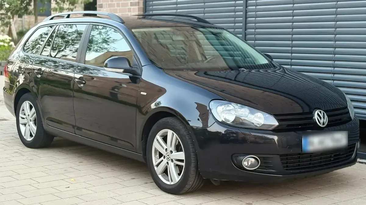 Gebraucht VW Golf VII Match 105 PS (77 kW) 2012 Schwarz Kombi