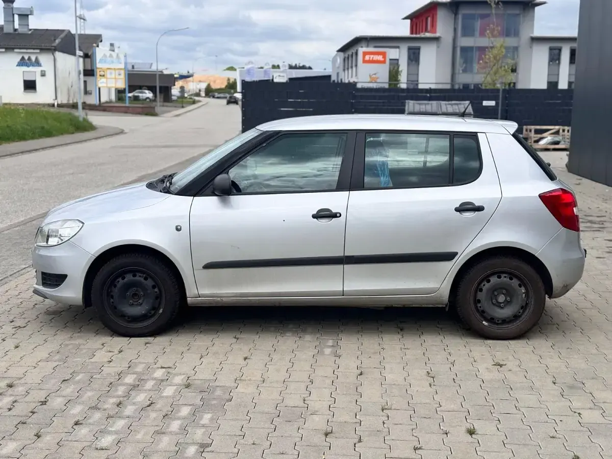 Gebraucht Skoda Fabia Special 60 PS (44 kW) 2010 Silber Kleinwagen