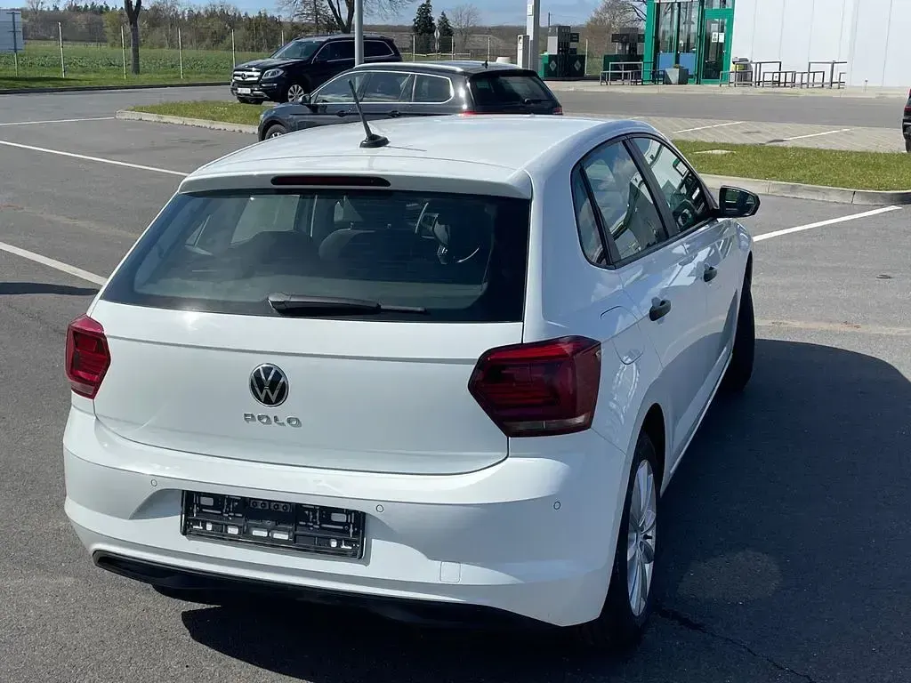 Gebraucht VW Polo Trendline 80 PS (58 kW) 2021 Weiß Kleinwagen