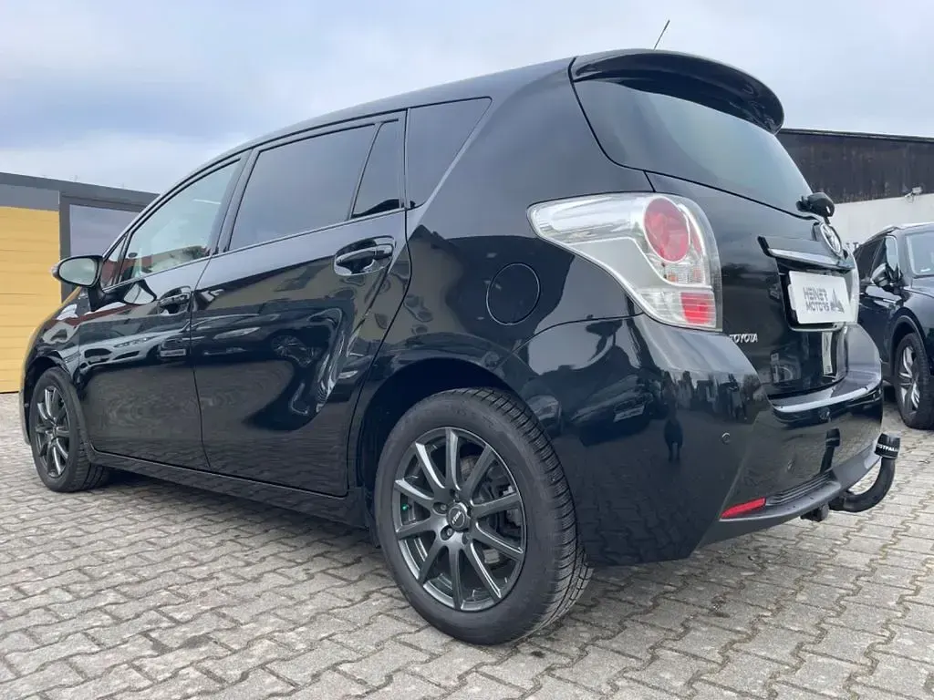 Gebraucht Toyota Verso Executive 177 PS (130 kW) 2013 Schwarz Van / Kleinbus