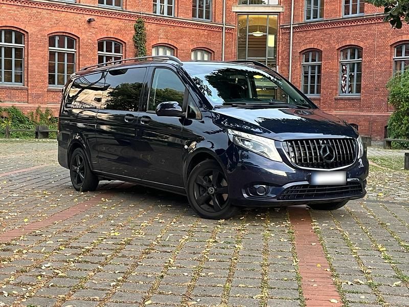 Gebraucht Mercedes Vito 190 PS (139 kW) 2016 Blau Van
