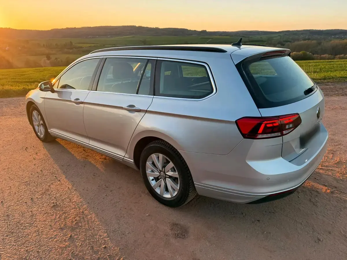 Gebraucht VW Passat Business 150 PS (110 kW) 2021 Silber Kombi
