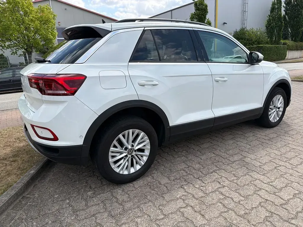 Gebraucht VW T-Roc Life 150 PS (110 kW) 2023 Pure white SUV