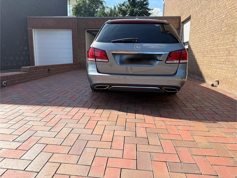 Gebraucht Mercedes E400 Avantgarde 333 PS (244 kW) 2015 Schwarz Kombi