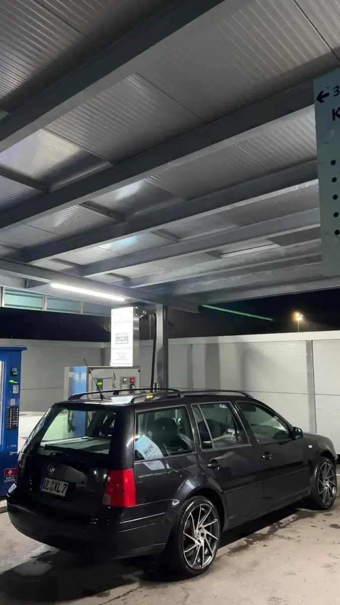 Gebraucht VW Bora 105 PS (77 kW) 2001 Schwarz Kombi
