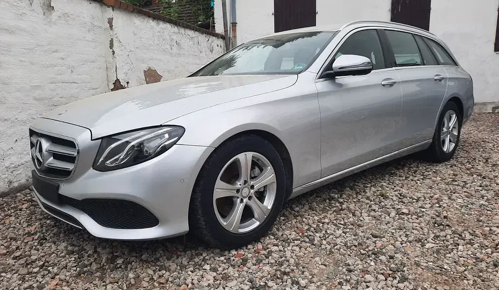 Usata Mercedes E250 Avantgarde 211 CV (155 kW) 2017 Argento Berlina