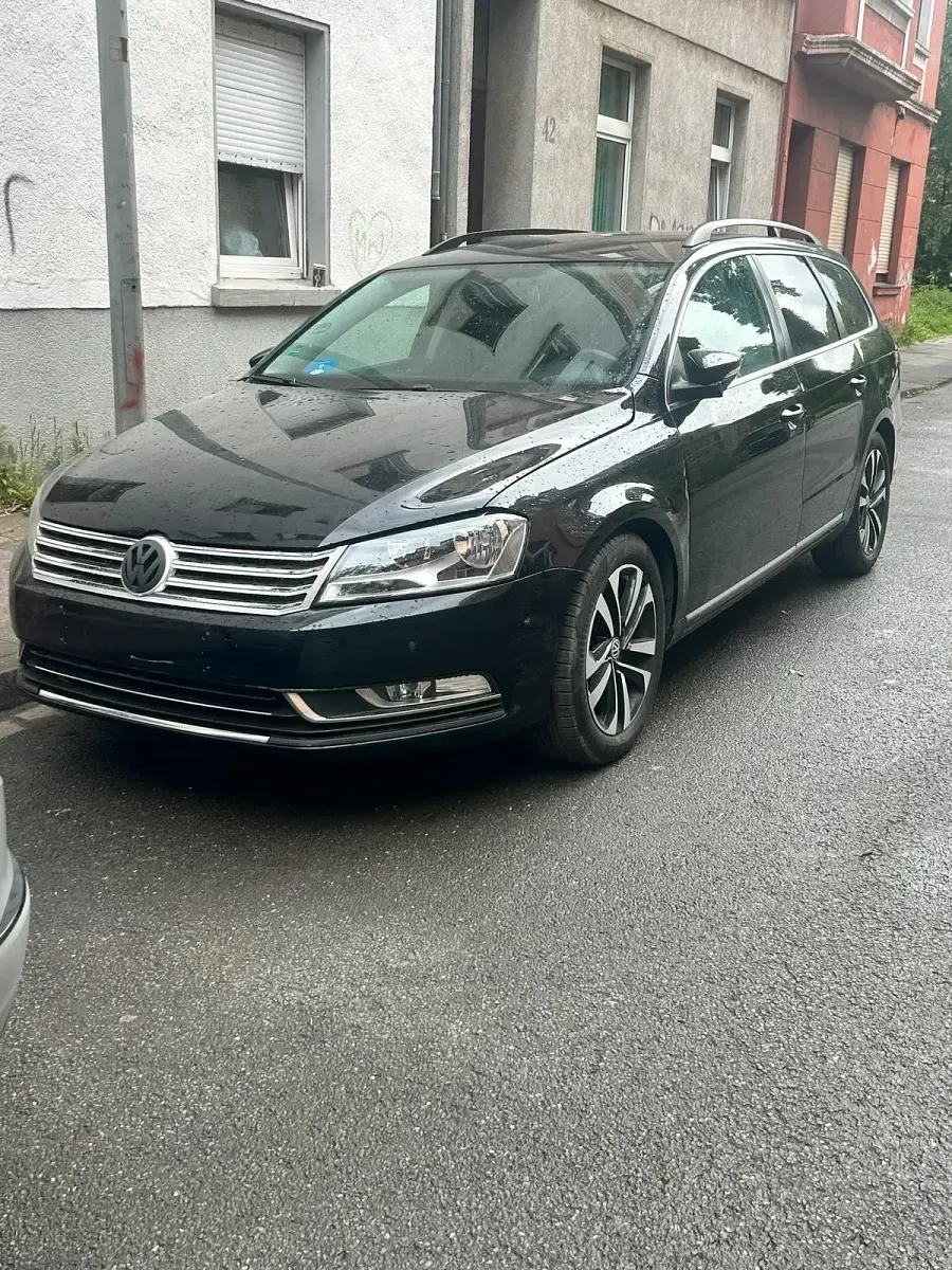 Second-hand VW Passat 170 CP (125 kW) 2012 Negru Berlinǎ
