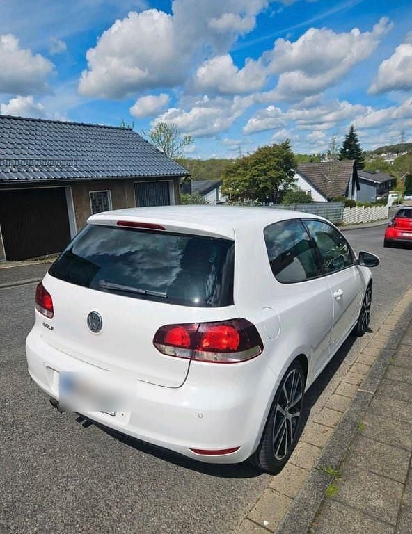 Gebraucht VW Golf VI Highline 140 PS (102 kW) 2010 Weiß Kleinwagen