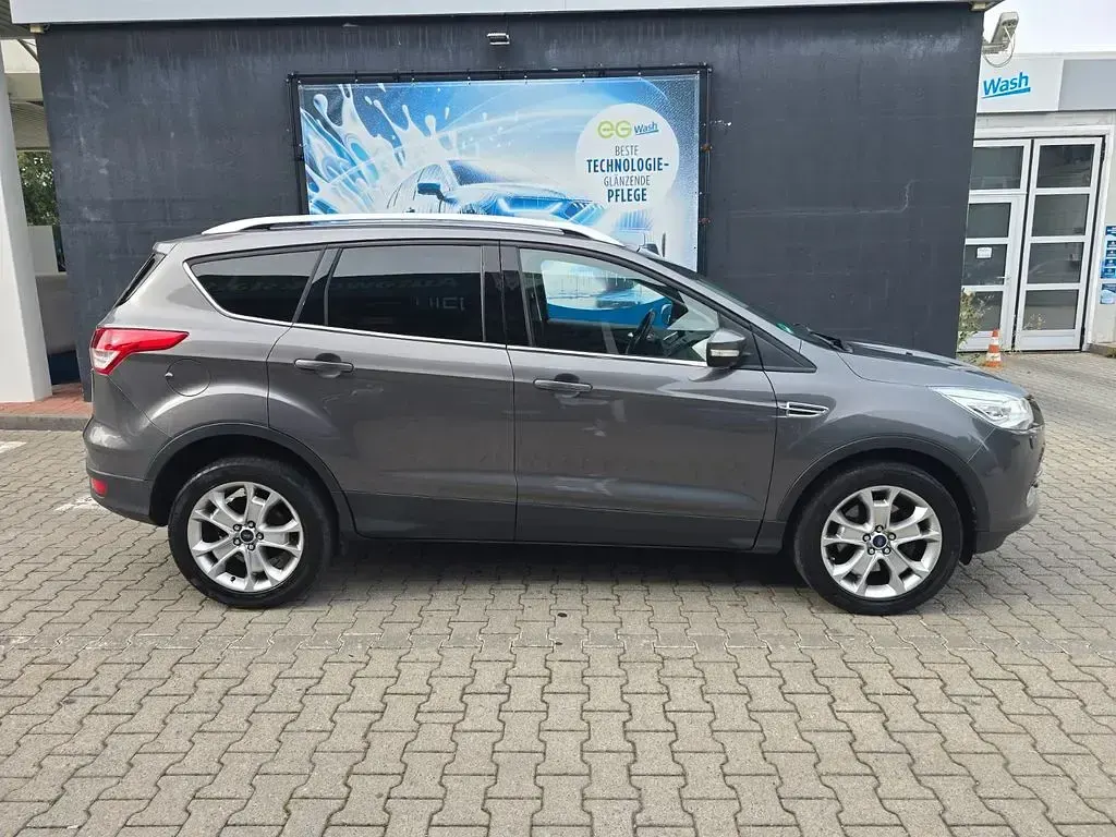 Gebraucht Ford Kuga Titanium 140 PS (102 kW) 2013 Grau SUV