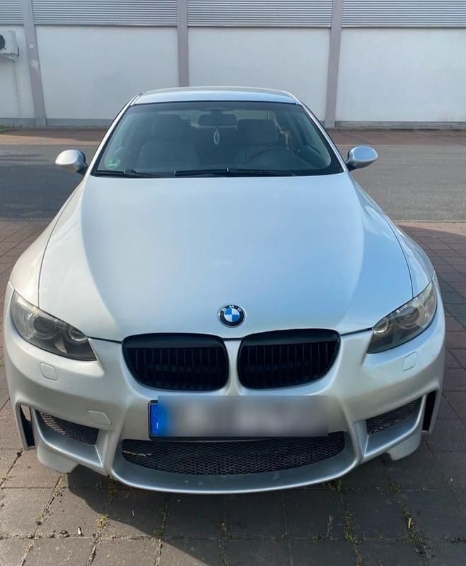 Gebraucht BMW 320 177 PS (130 kW) 2007 Grau Coupé