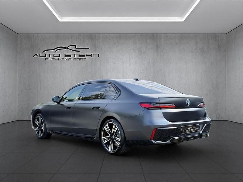 Gebraucht BMW 740 M Sport 286 PS (210 kW) 2024 Grau Limousine
